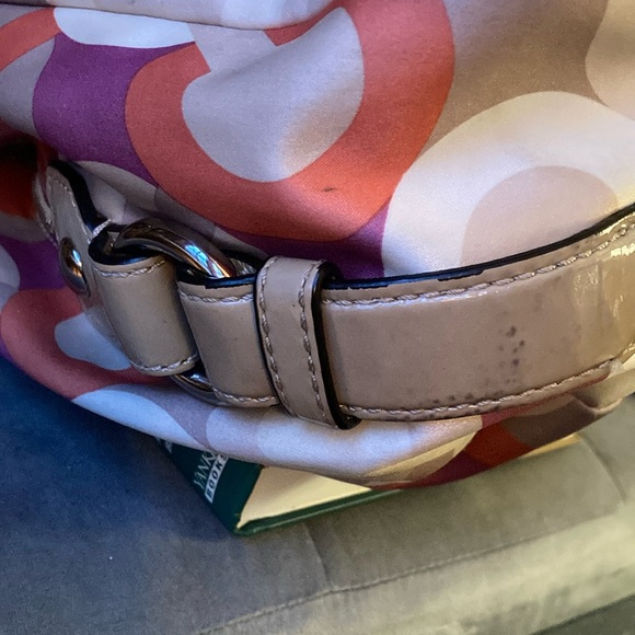 COACH purse with several compartments in great condition. - Picture 14 of 15